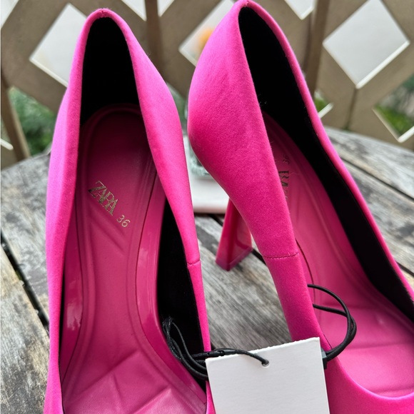 NWT Zara Pink Satin Pointy Toe heels - Picture 3 of 8